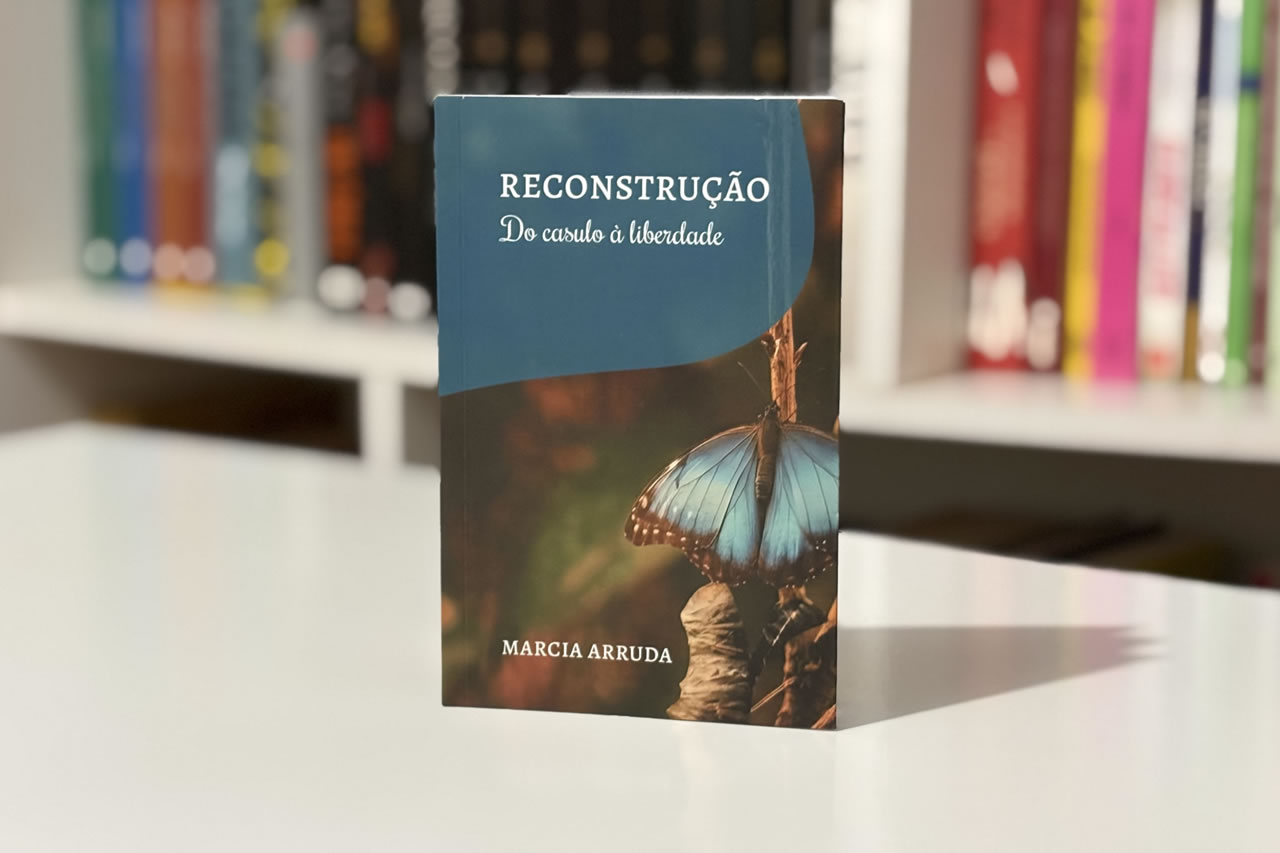 Reconstrução, de Marcia Arruda